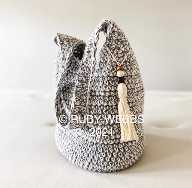 Ravelry: The Cameron Slouchy Bag pattern by Ruby Webbs